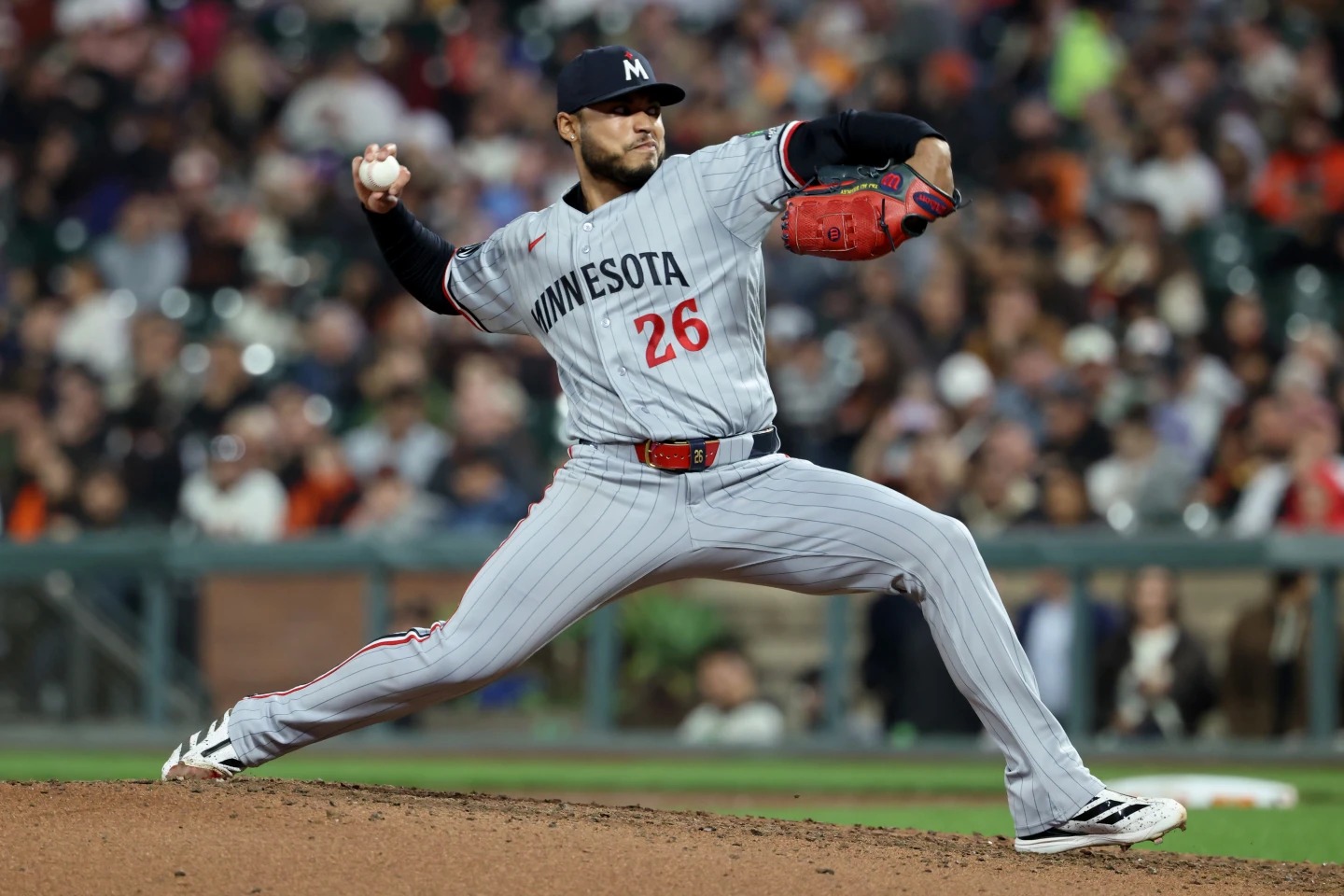 Bradley supera los 200 ponches y guía a los Mellizos de Minnesota a una victoria de 3-2 sobre los Gigantes de San Francisco Bradley supera los 200 ponches y guía a los Mellizos de Minnesota a una victoria de 3-2 sobre los Gigantes de San Francisco
