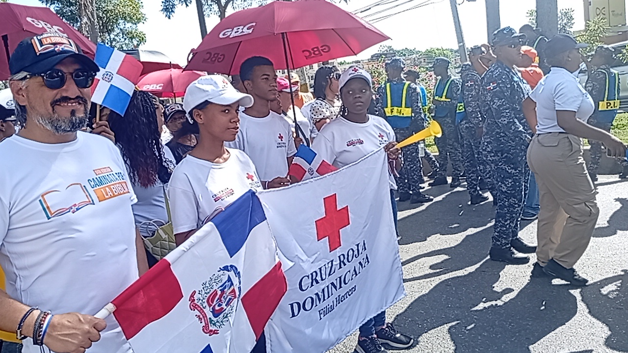 Cruz Roja Santo Domingo Oeste reafirma su compromiso con la comunidad durante “Caminata por la Biblia”
