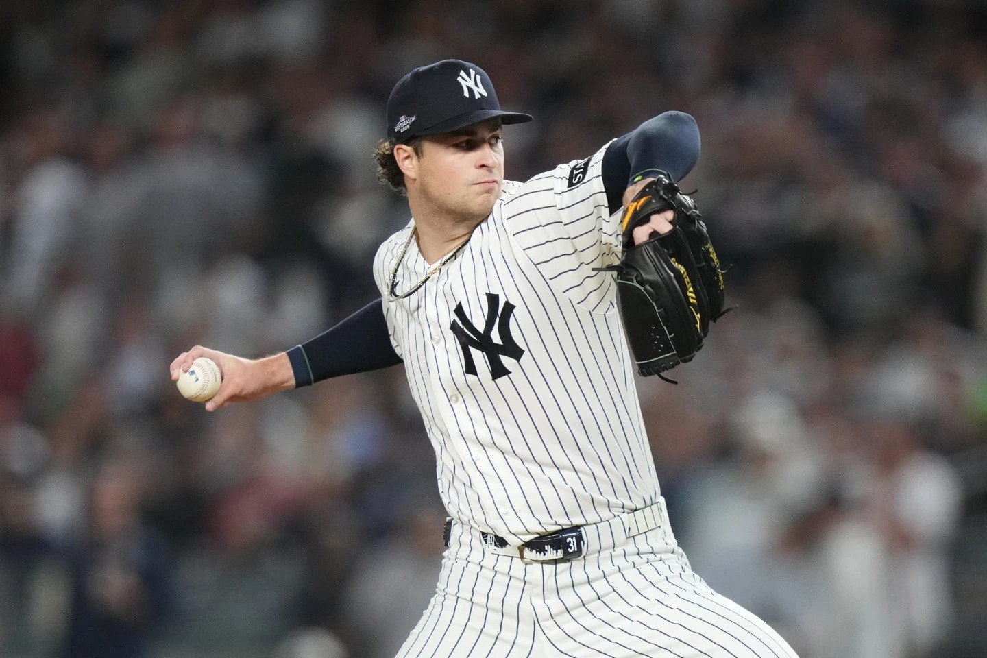 Schlittler y Rice atormentan al equipo local mientras los Yankees vencen a sus rivales, los Red Sox, por 9-0 en el primer partido de los playoffs