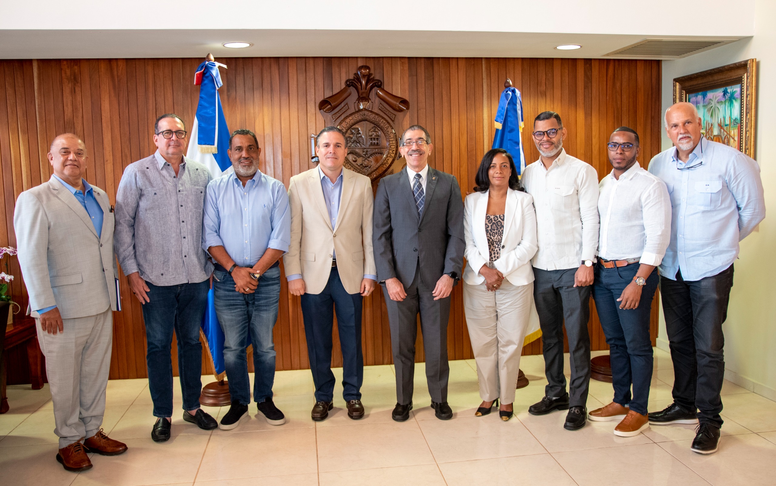 UASD y Mivhed avanzan en plan de viviendas para generar bienestar y movilidad social