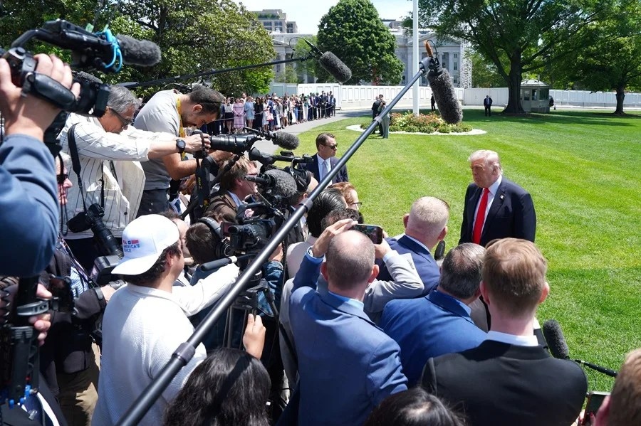 La Casa Blanca deniega el acceso a periodistas de CNN, MS NOW y Politico tras veto de Trump