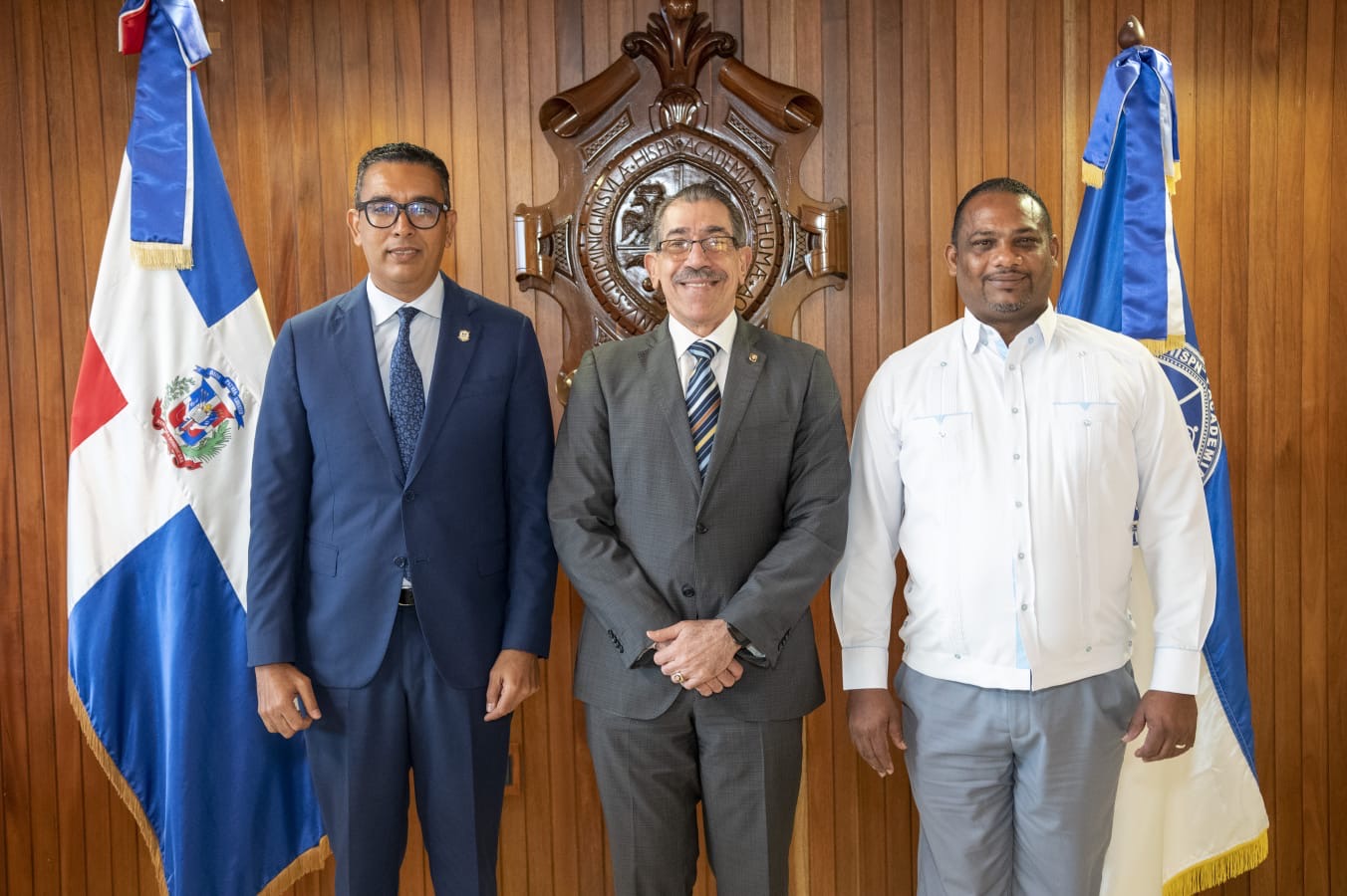 UASD y senador de Bahoruco coordinan acciones para fortalecer desarrollo de la región Sur UASD y senador de Bahoruco coordinan acciones para fortalecer desarrollo de la región Sur