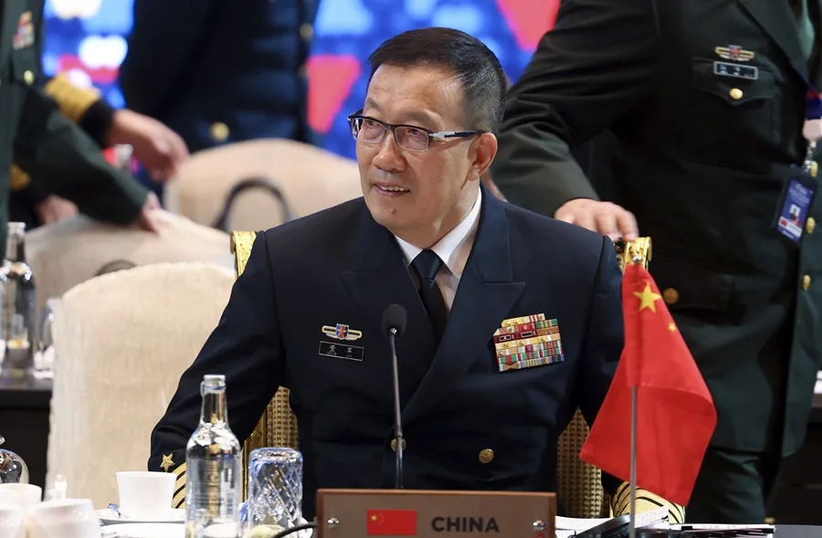 El ministro de Defensa de China pide «prepararse antes de que llueva» ante los riesgos de la IA