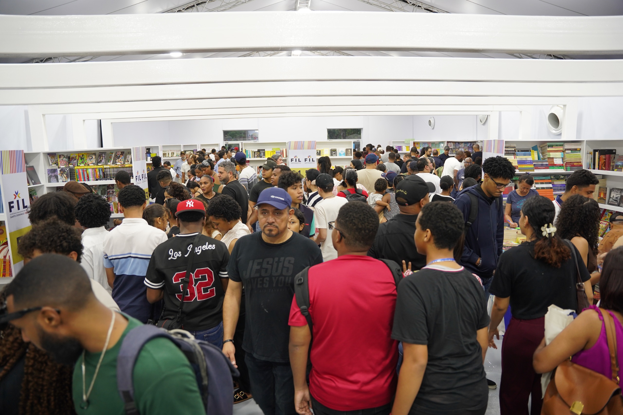 Gran asistencia marca el primer día de la Feria Internacional del Libro Santo Domingo 2026