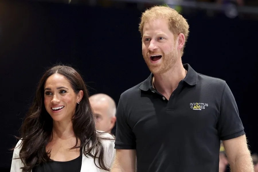 Enrique y Meghan, «sorprendidos» por la carta que aclara su estatus fuera de familia real Enrique y Meghan, «sorprendidos» por la carta que aclara su estatus fuera de familia real