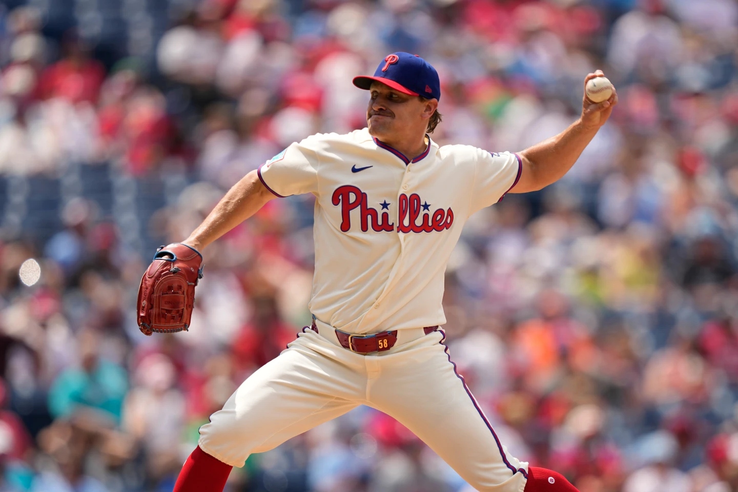 El lanzador zurdo de los Phillies, Tanner Banks, sale de la lista de lesionados y el diestro Grant Holman regresa a las ligas menores.