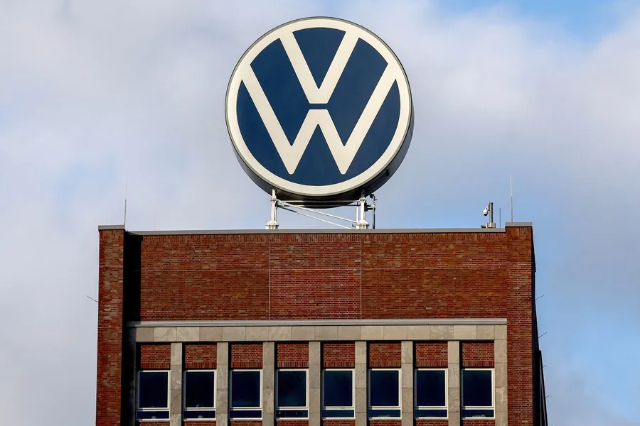 Volkswagen recorta el doble de empleos, 100.000 en total, y reduce a la mitad sus modelos