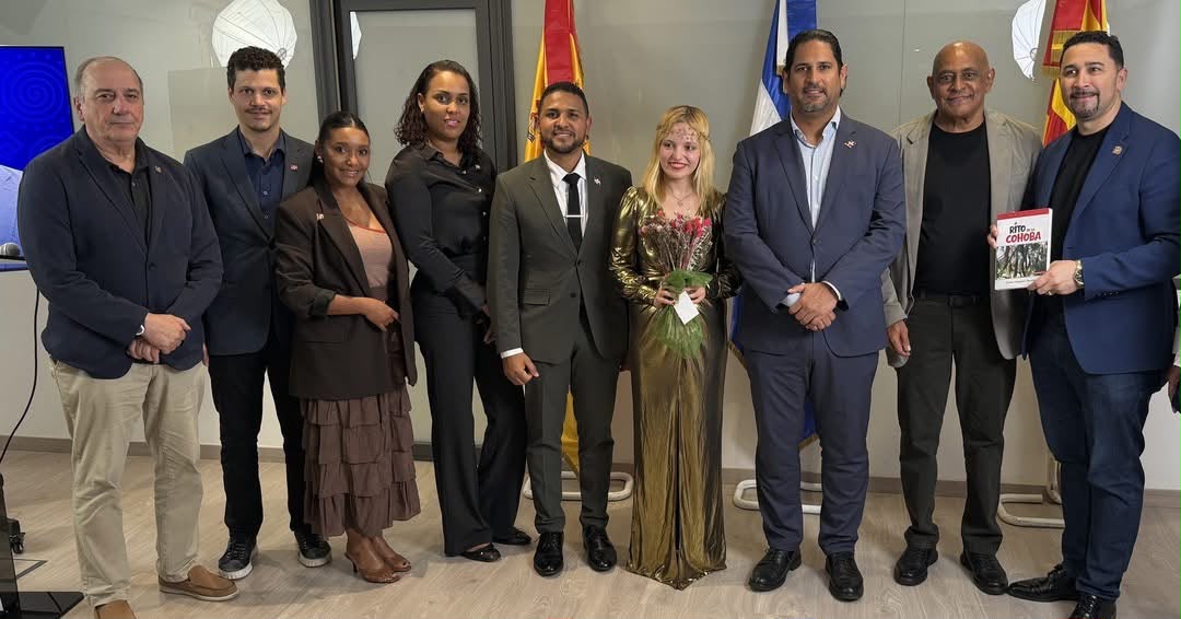 El escritor dominicano César Augusto Taveras presenta en España su deslumbrante novela de realismo mágico “El Rito de la Cohoba” 10 minutes ago admin El escritor dominicano César Augusto Taveras presenta en España su deslumbrante novela de realismo mágico “El Rito de la Cohoba” 10 minutes ago admin