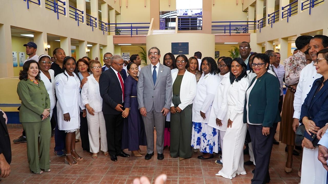 UASD inaugura y remoza espacios académicos en Higüey; Alcaldía otorga máxima distinción al rector Asjana David