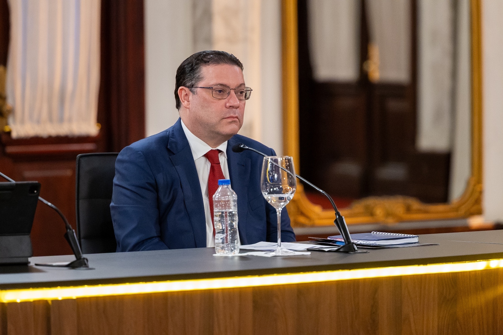 Presidente Luis Abinader mantiene a raya el alza de combustibles y absorbe hasta 200 pesos por galón en el transporte