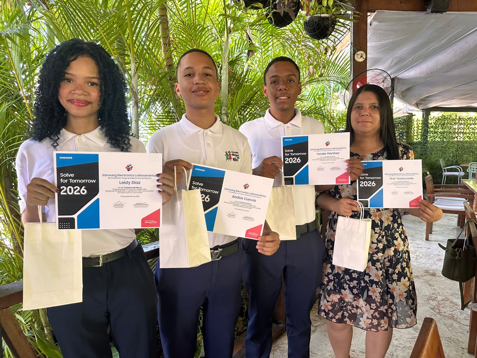 Talento juvenil nacional: equipo de República Dominicana está en la final regional de Solve for Tomorrow 2026