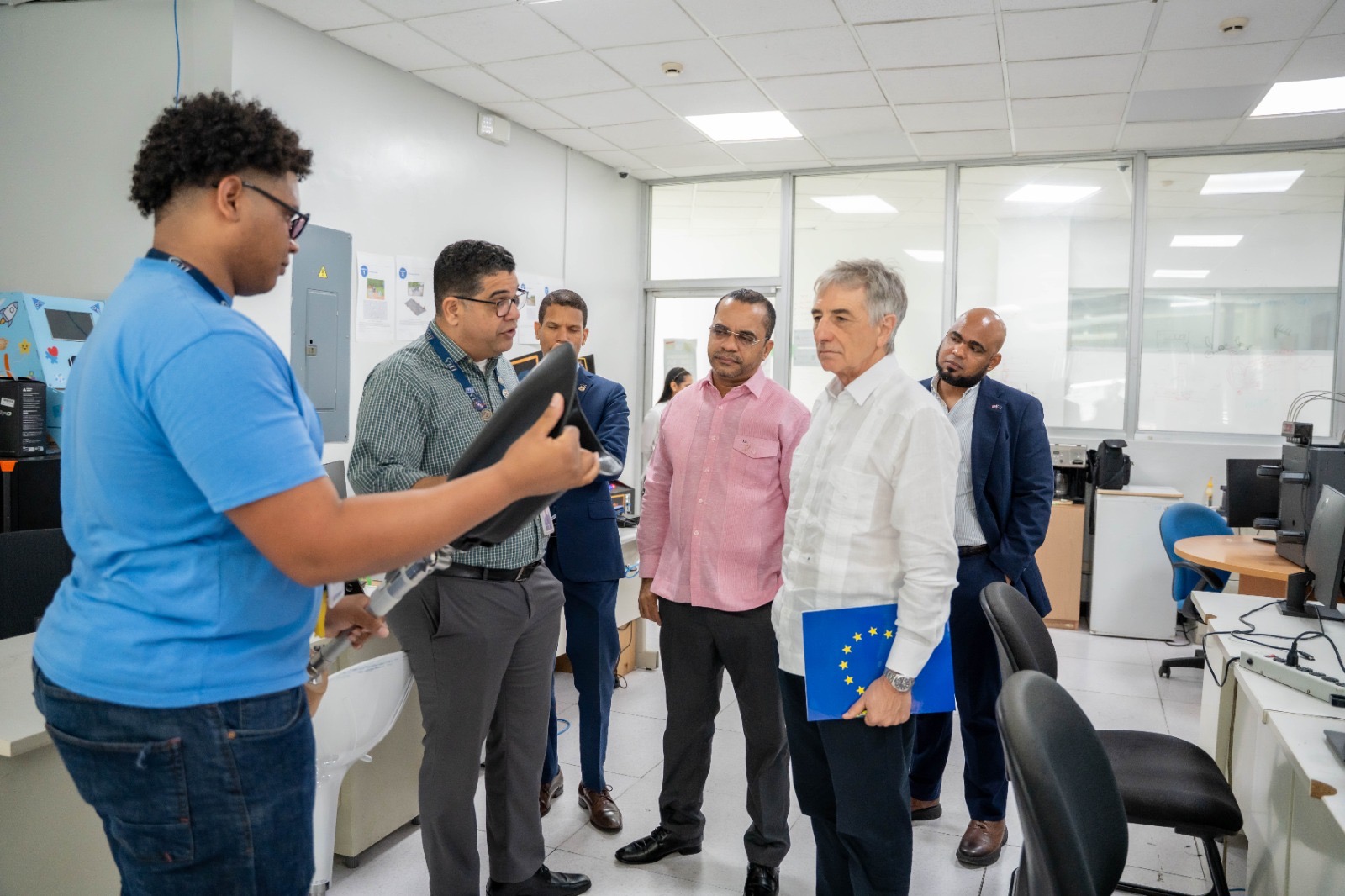 Rector del ITLA recibe visita del embajador de la Unión Europea y destaca cooperación en formación tecnológica