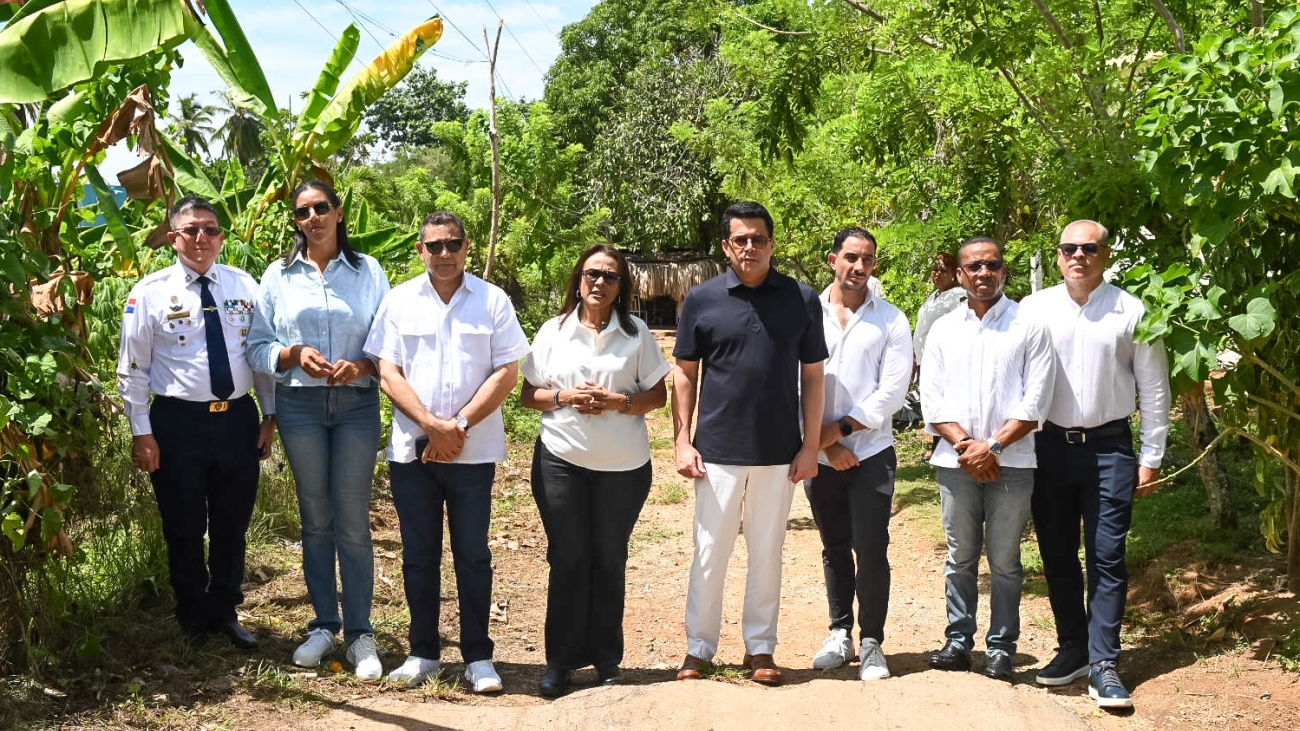 Ministerio de Turismo inicia nuevas obras viales en Arroyo Barril, Samaná