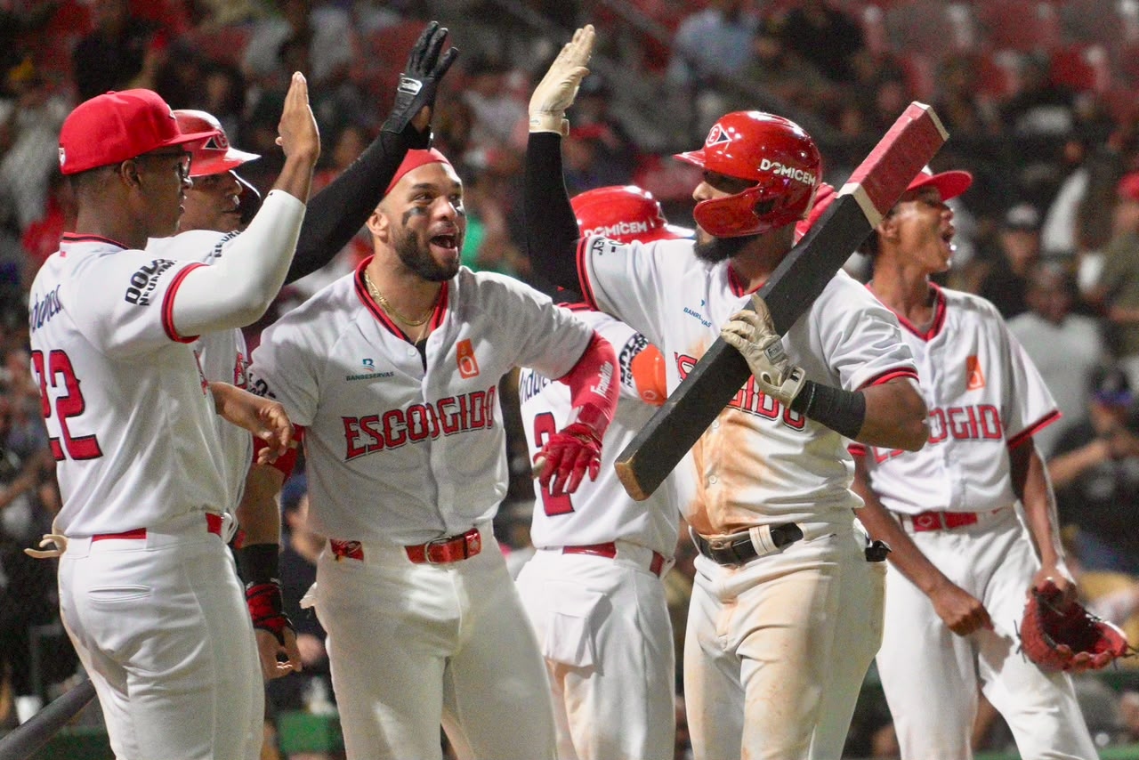 Escogido bate a Águilas y las Estrellas disponen de los Tigres