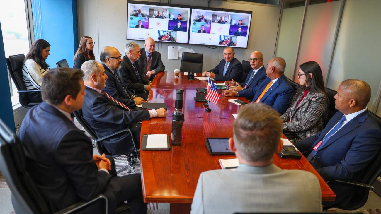 IDAC muestra avances de la aviación civil dominicana en Washington