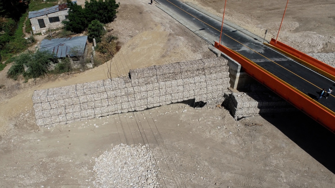 MOPC construye muros de gaviones y puentes en 21 provincias para fortalecer la resiliencia climática