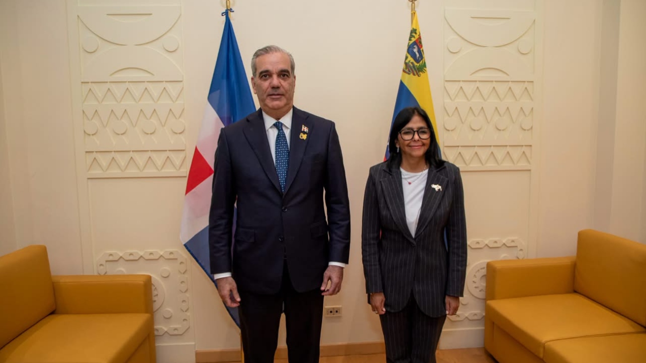 El presidente Luis Abinader y la presidenta interina de Venezuela, Delcy Rodríguez, abordan cooperación energética, relaciones consulares y turismo en reunión bilateral en Roma