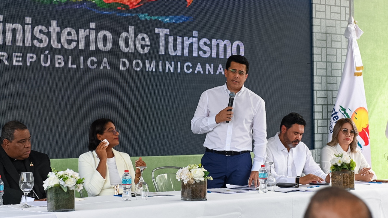 Ministerio de Turismo inaugura reconstrucción de aceras y entorno de la Basílica de Higüey Ministerio de Turismo inaugura reconstrucción de aceras y entorno de la Basílica de Higüey