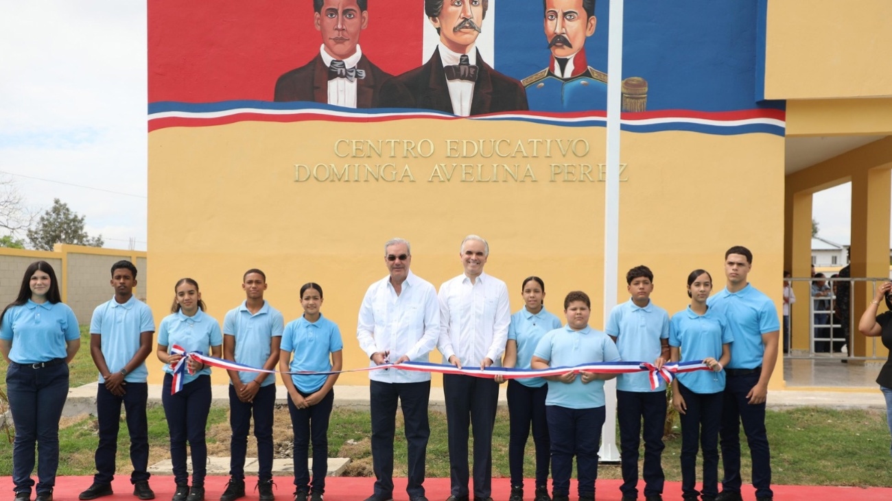 Tras años de espera, presidente Luis Abinader inaugura dos centros educativos en Santiago con 15 nuevas aulas que beneficiarán a más de 500 estudiantes