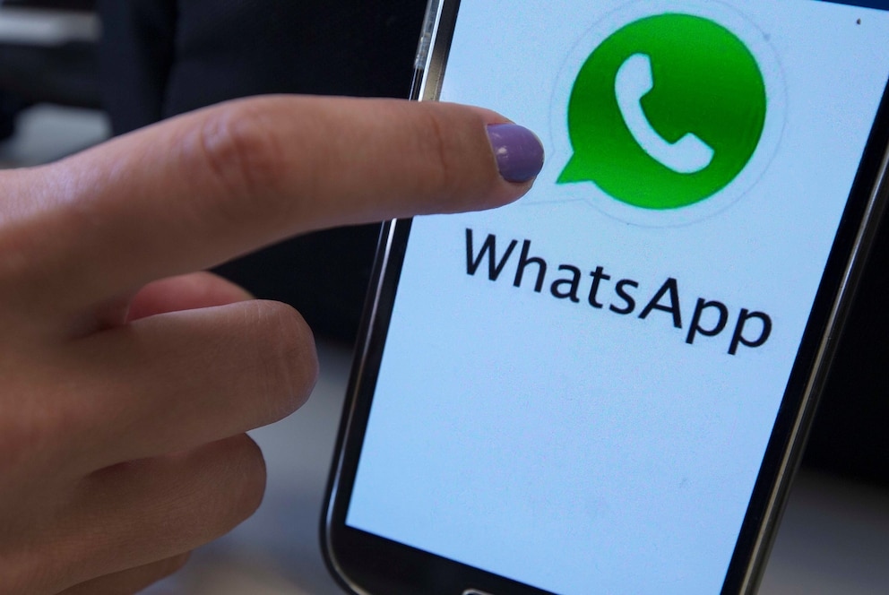 Cómo encontrar la papelera de WhatsApp y recuperar almacenamiento en un celular Android