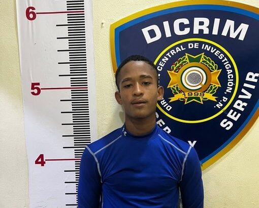 Policía Nacional informa entrega voluntaria de presunto delincuente requerido por la justicia en La Vega.
