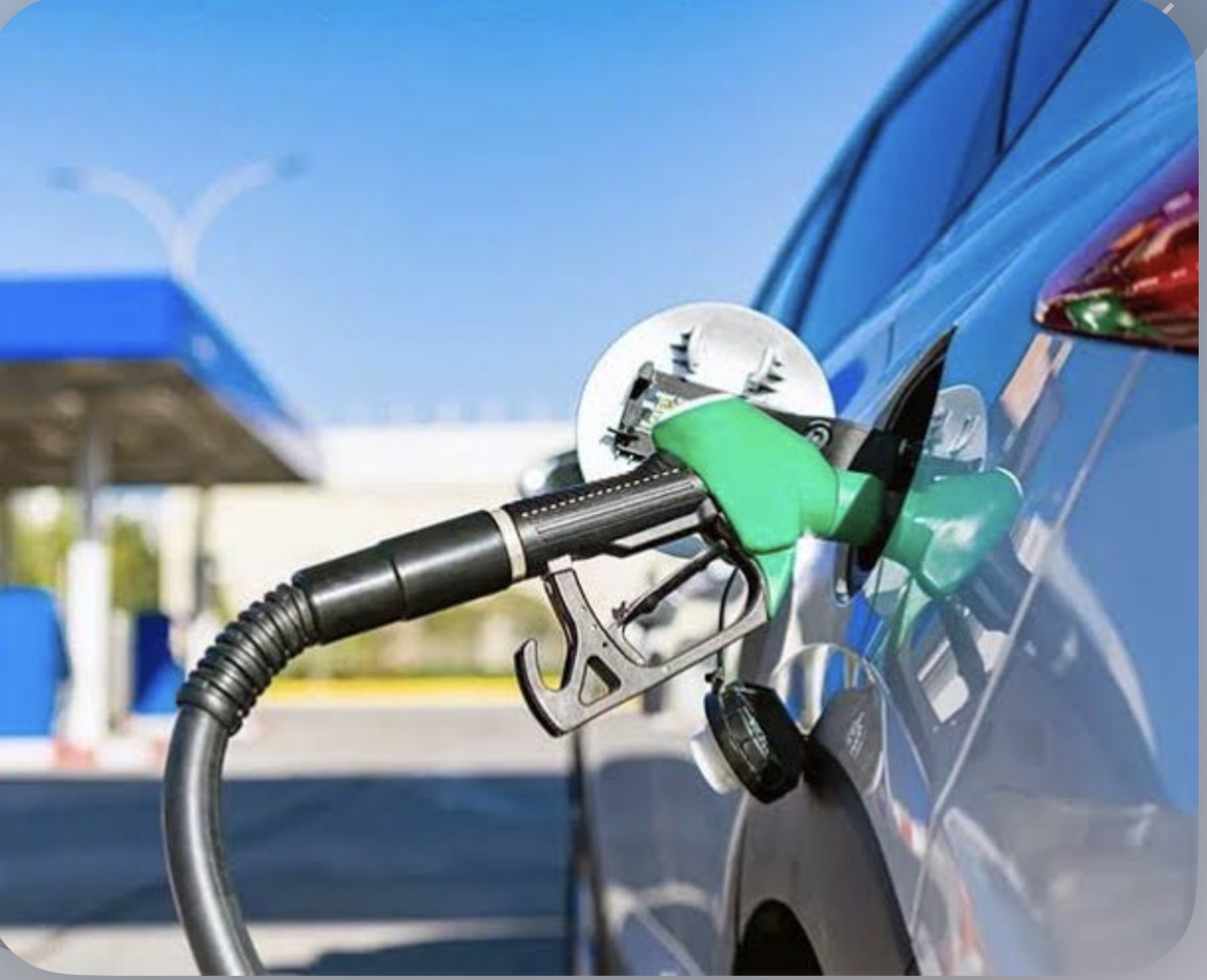 GOBIERNO AUMENTA RD$5 A LA GASOLINA PRÉMIUM Y RD$12 AL GASOIL ÓPTIMO