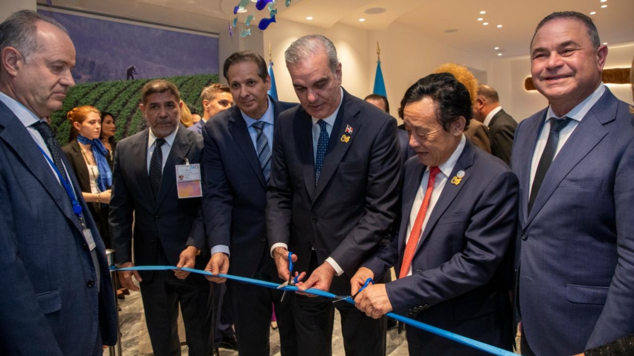 Presidente Luis Abinader inaugura salón República Dominicana en la FAO y reafirma compromiso con el Hambre Cero