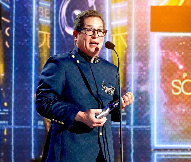 Iván Ruiz recibe  premio internacional por su trayectoria televisiva y el éxito de «La Familia Espejo»