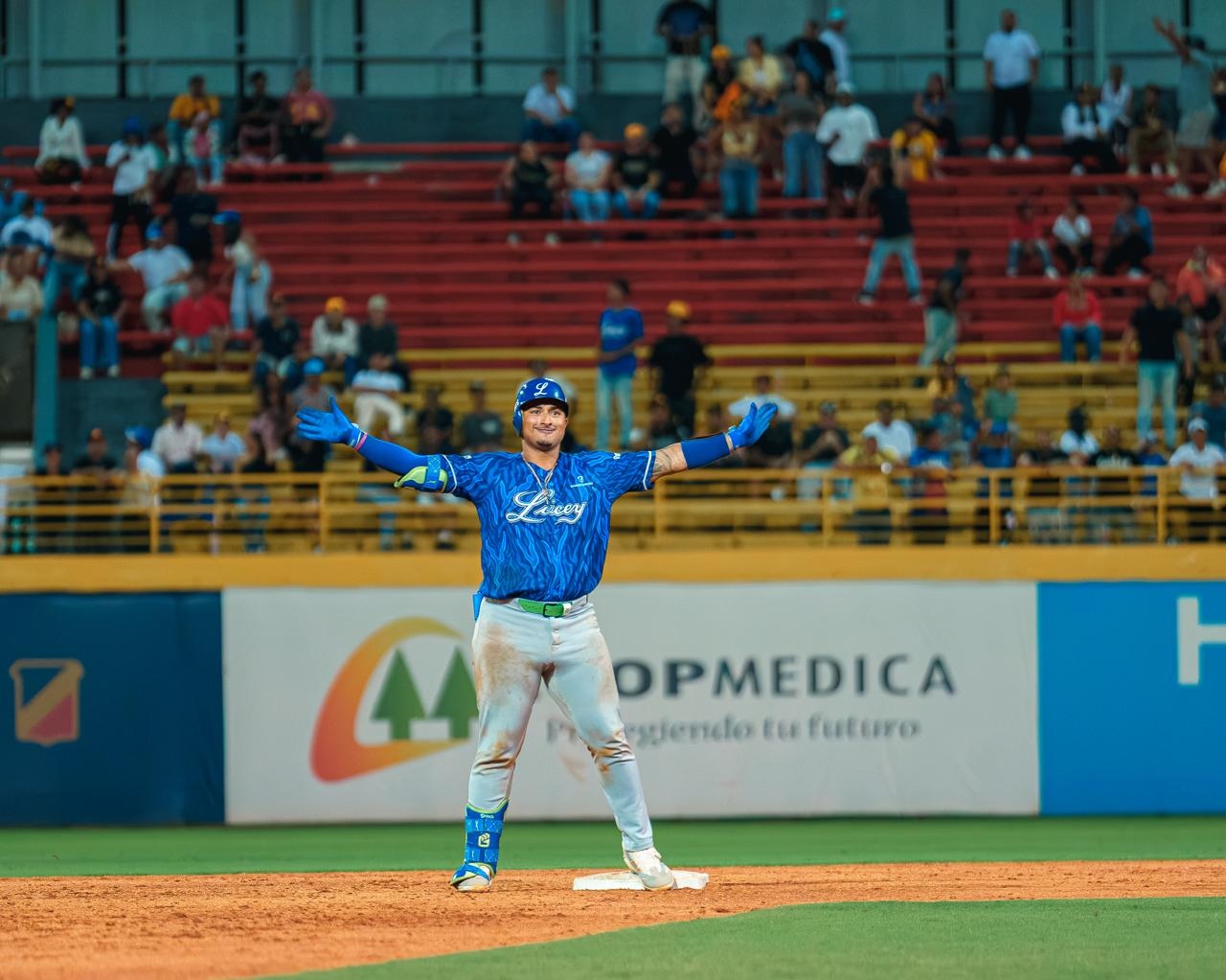 Licey azota a las Águilas; Leones blanquea a Toros y Estrellas vence a GC Licey azota a las Águilas; Leones blanquea a Toros y Estrellas vence a GC