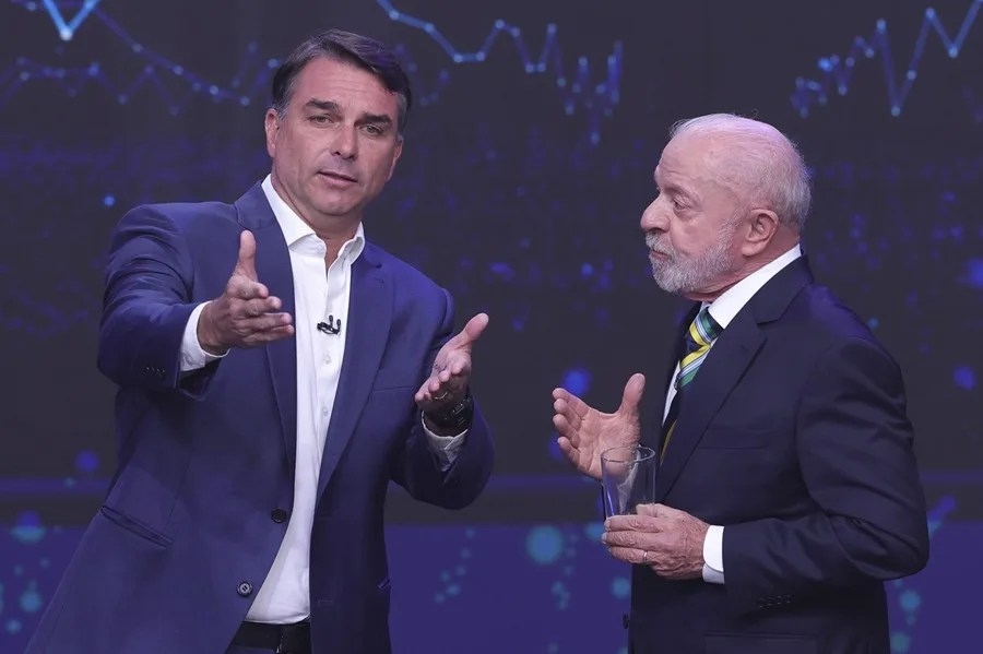 Lula da Silva descalifica a Flávio Bolsonaro: «Me sentí muy incómodo al debatir con un miliciano» Lula da Silva descalifica a Flávio Bolsonaro: «Me sentí muy incómodo al debatir con un miliciano»