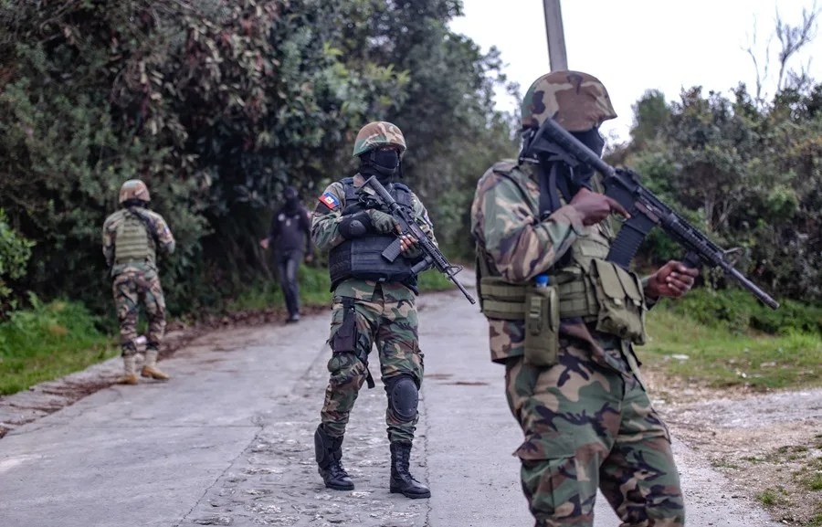 Reportan en paradero desconocido a cuatro soldados de El Salvador tras un ataque en Haití