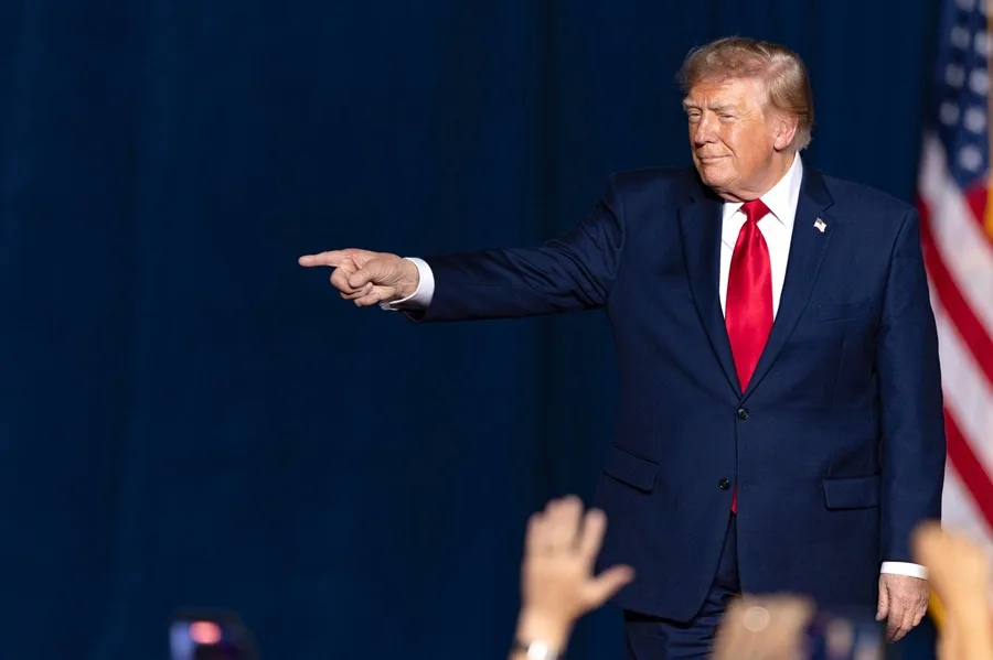 Trump tilda de «enemigo» a quien diga ‘inteligencia artificial’ en vez ‘superinteligencia’ Trump tilda de «enemigo» a quien diga ‘inteligencia artificial’ en vez ‘superinteligencia’