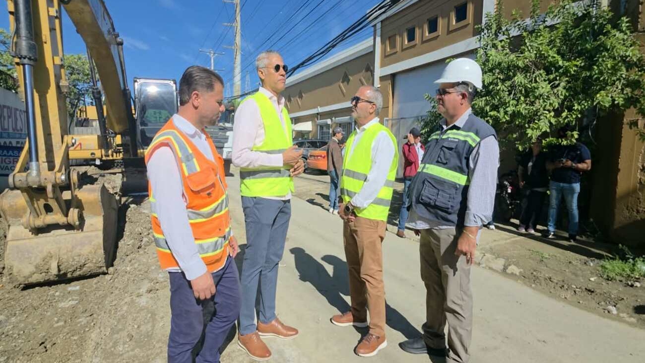 Coraasan supervisa avances en la construcción de nueva línea de agua potable en la avenida Metropolitana–Padre Las Casas, Santiago