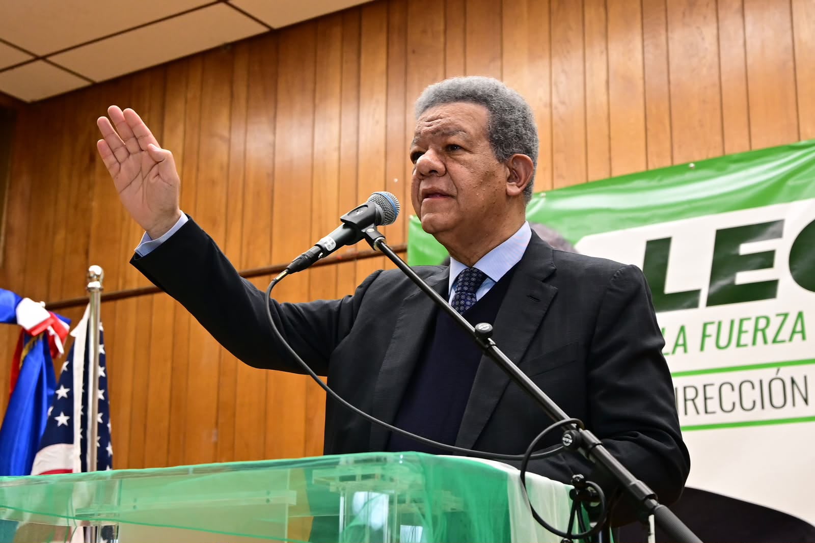 Leonel propone registro automático y gratuito de hijos de dominicanos nacidos en el exterior