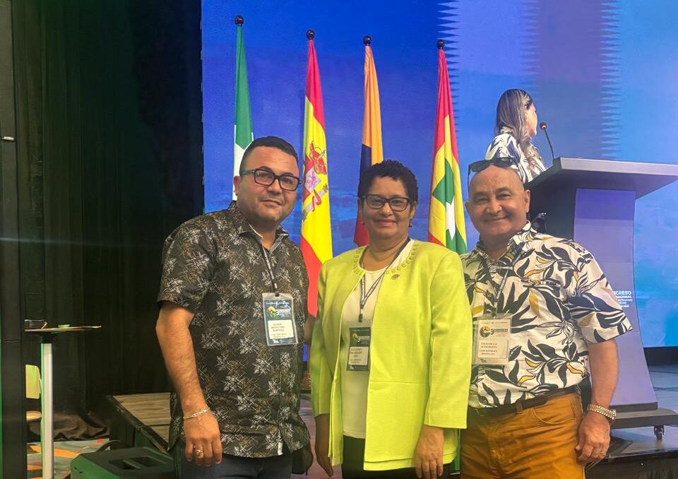 Vicerrectora de Investigación y Postgrado de la UASD participa en congreso internacional de turismo en Colombia