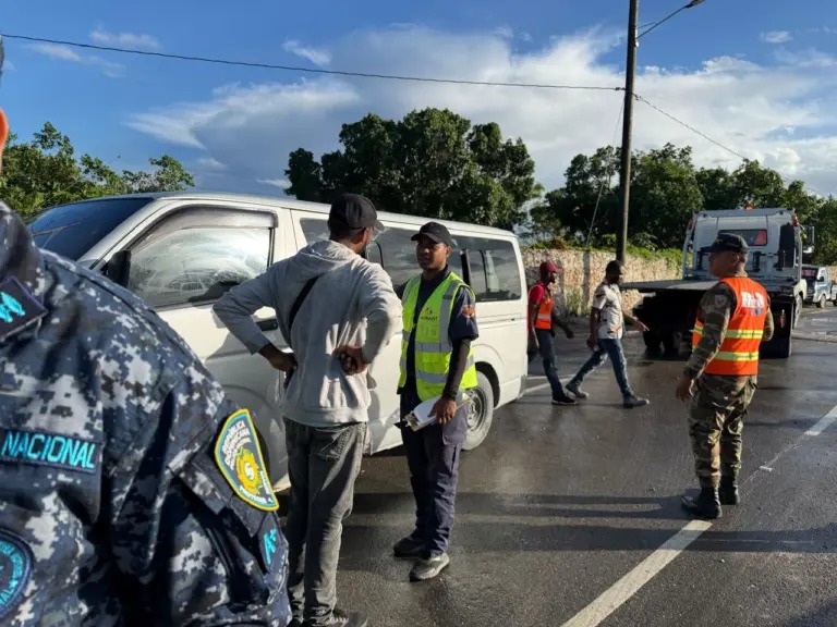 INTRANT intensifica operativos en Friusa y retiene vehículos por violaciones a la Ley 63-17