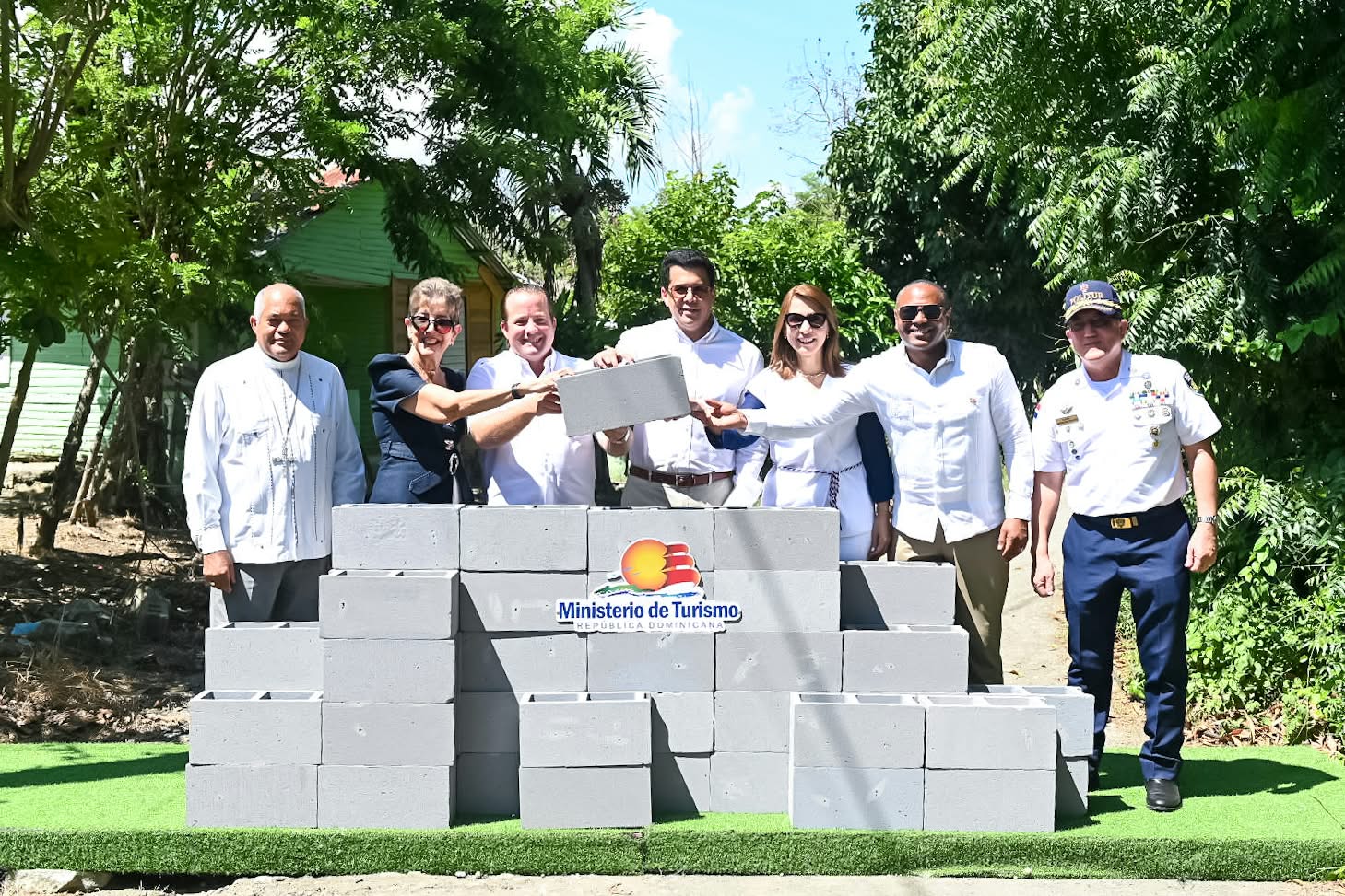 David Collado deja iniciadas obras en Maimón, Puerto Plata, por más de 168 millones de pesos