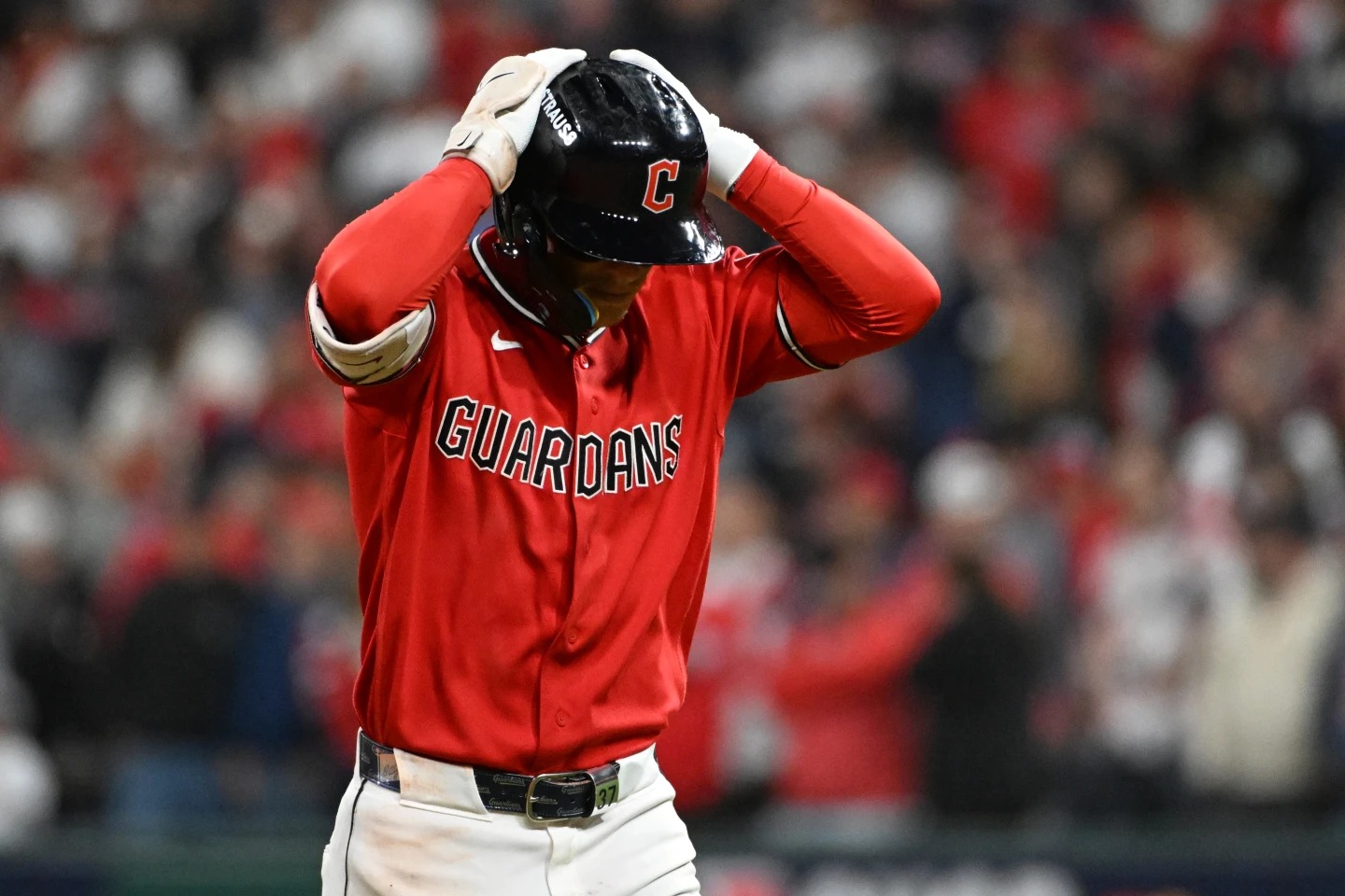 Los bates de los Guardianes vuelven a enfriarse, desperdiciando los 11 ponches de Gavin Williams en la derrota del Juego 2