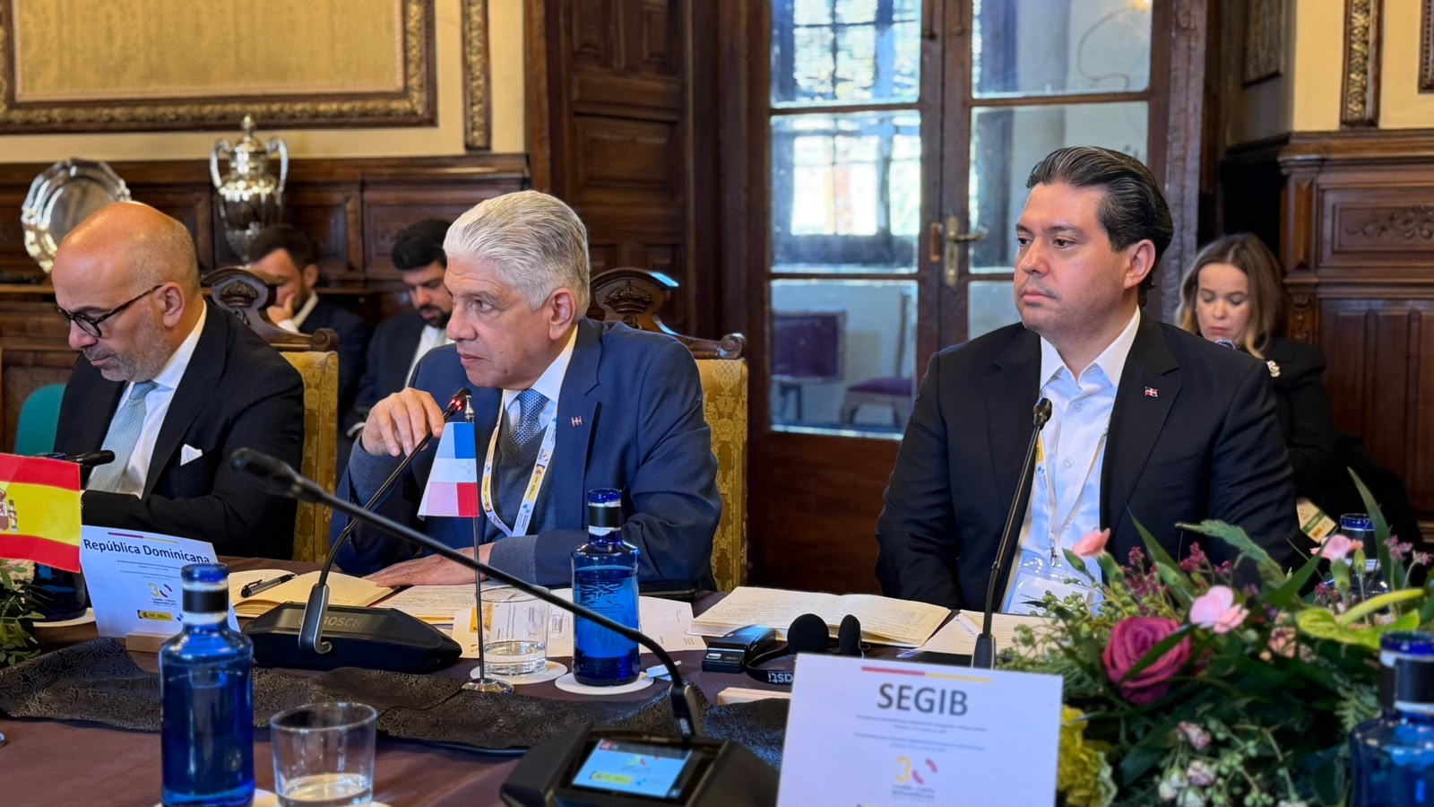 Eduardo Estrella destaca en cumbre iberoamericana inversiones del Gobierno en puertos, aeropuertos, movilidad urbana, carreteras y puentes