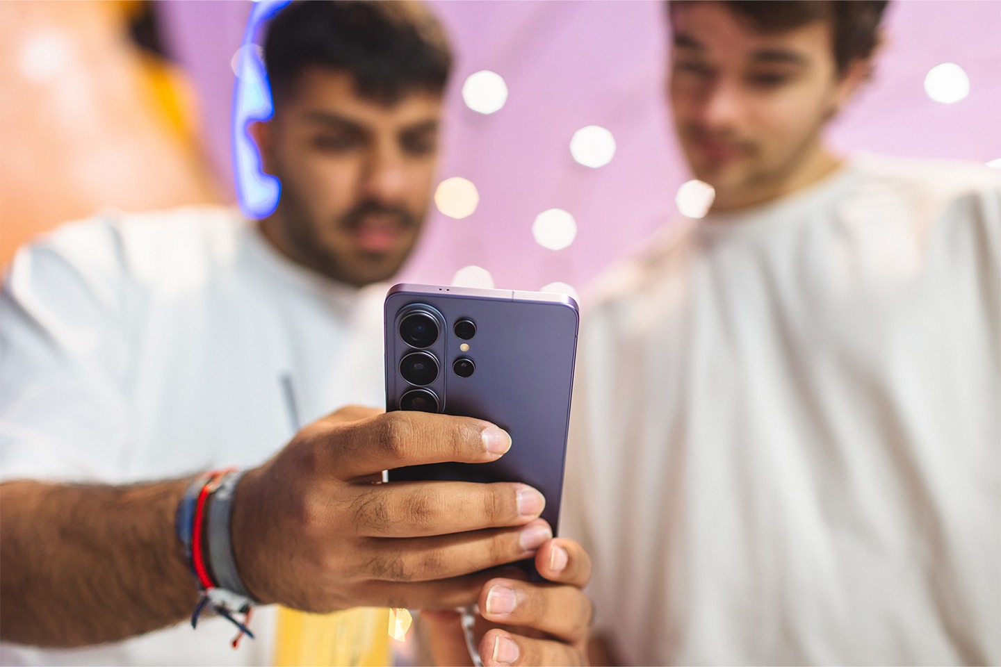 Videos listos para tus redes con Galaxy S26 FE: 5 funciones de cámara e IA que debes conocer