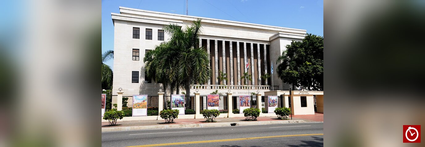 Ministerio de Educación da seguimiento a necesidades de centros educativos en Azua