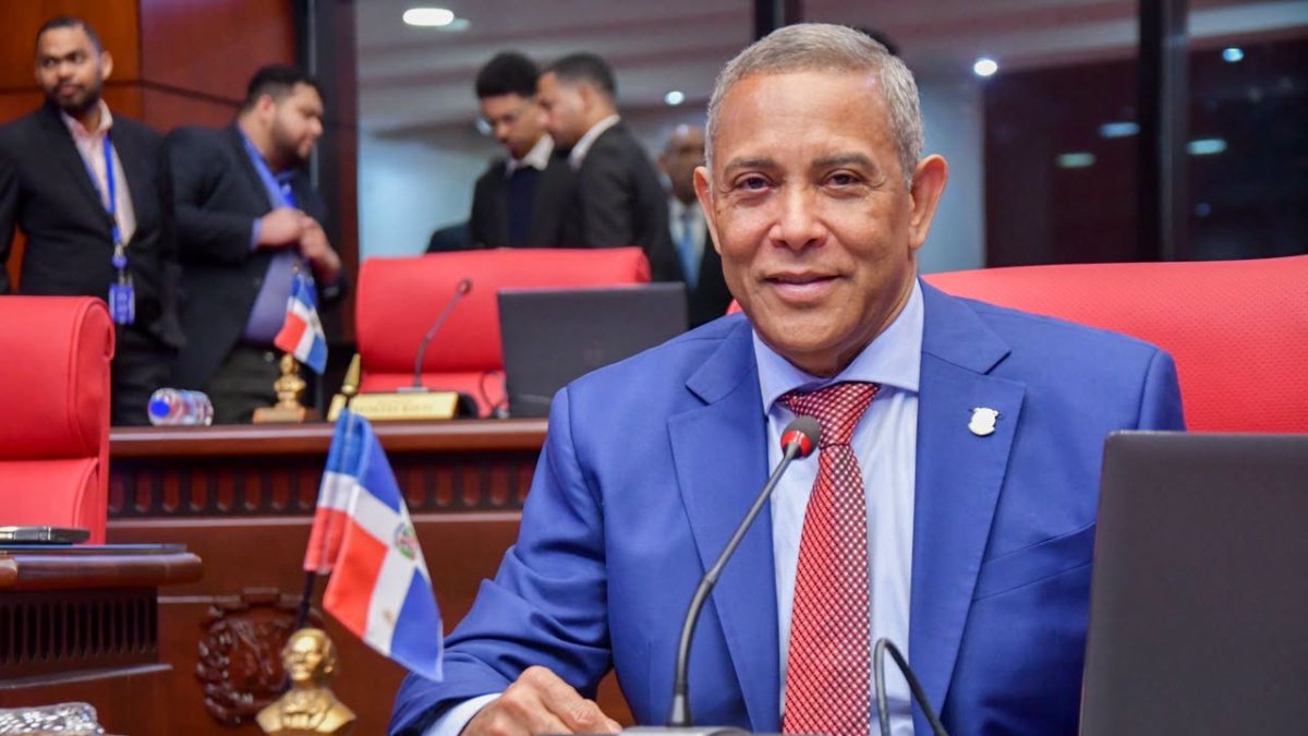 Por iniciativa del senador Franklin Romero Senado designa pista de atletismo SFM con el nombre de Nazario Ramos