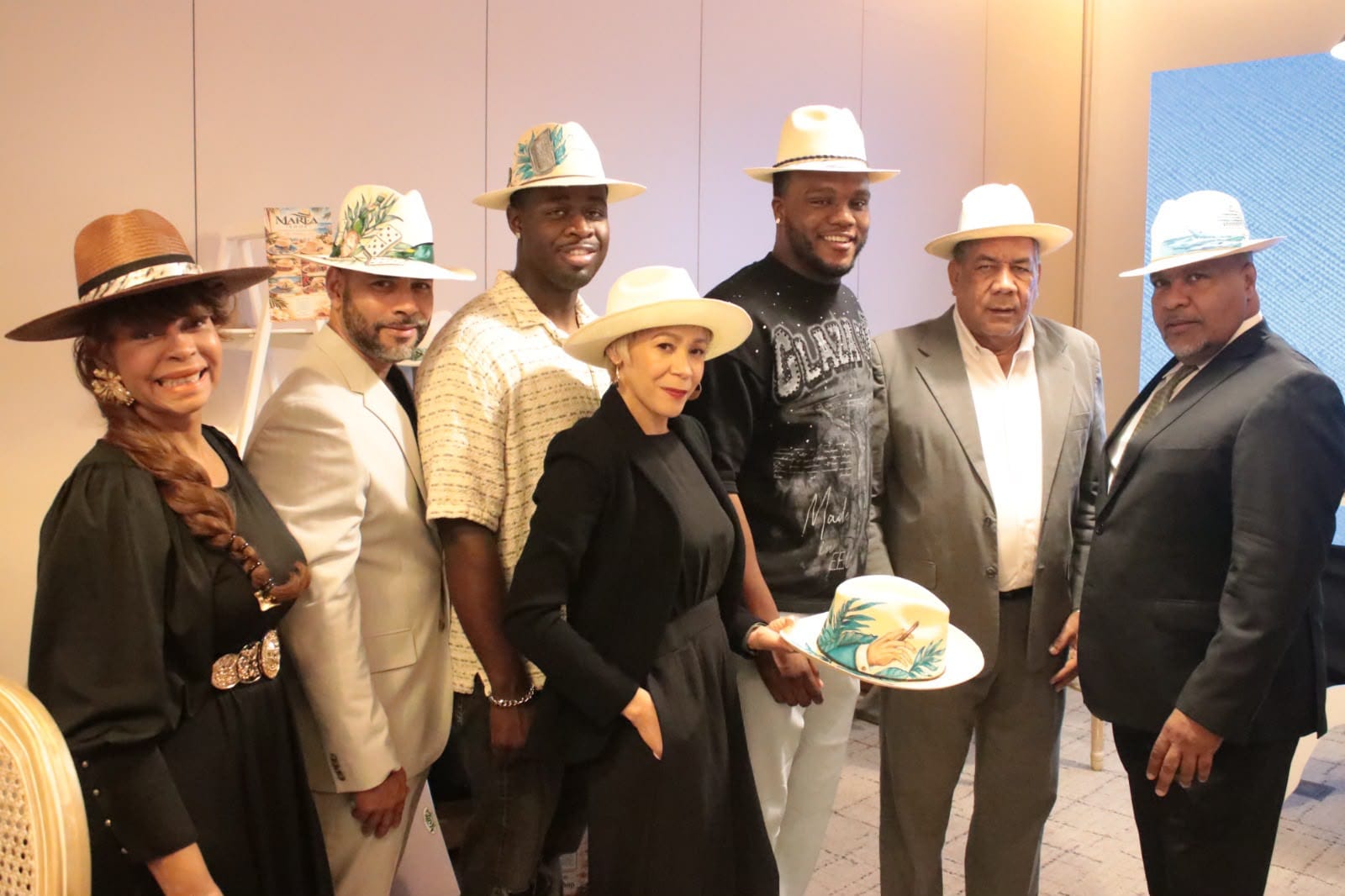 Marea New York presentó su línea de sombreros con arte dominicano en RD Fashion Week