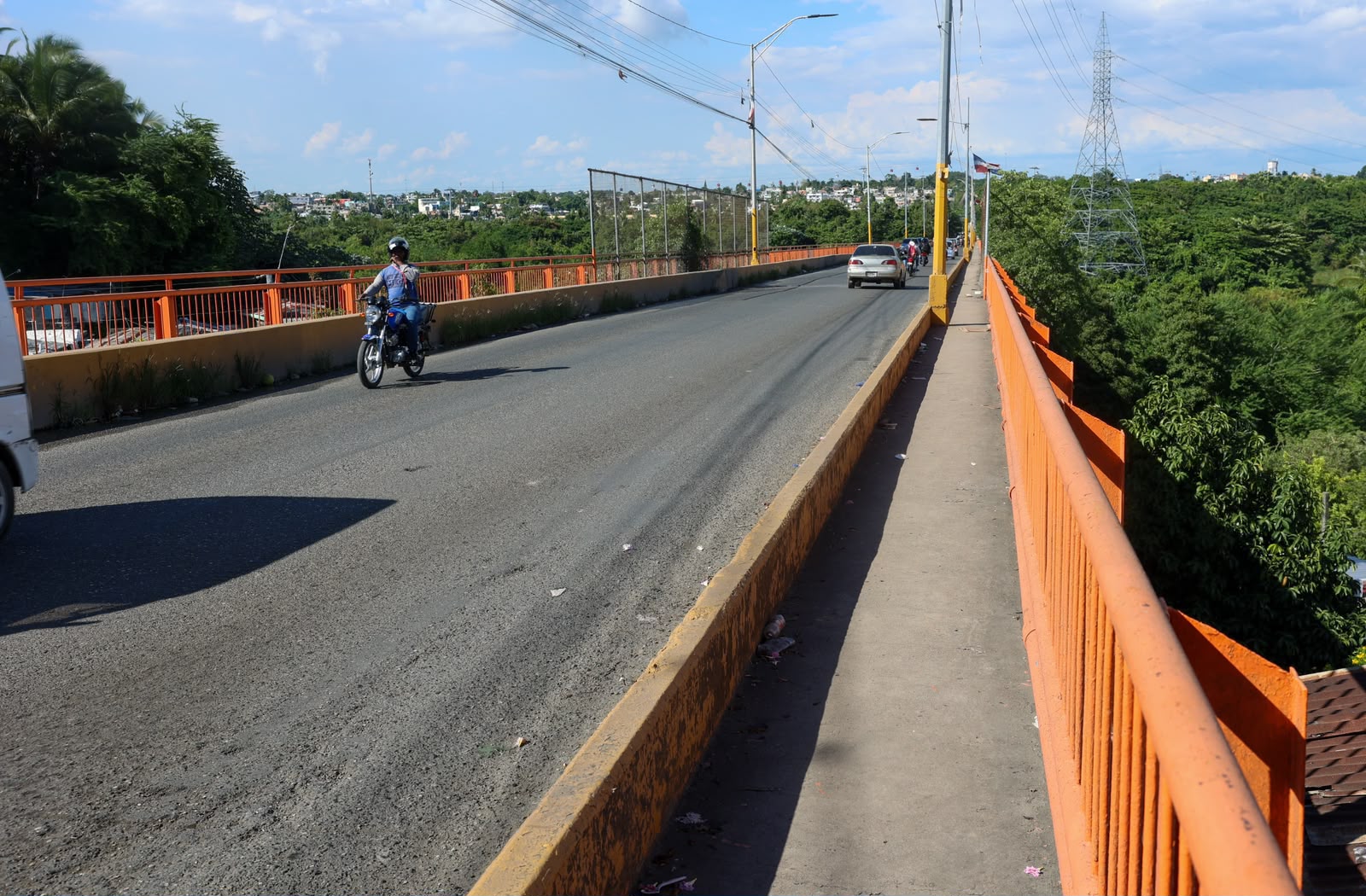 MOPC anuncia restricciones de circulación de vehículos pesados en el puente de La Barquita, Sabana Perdida, para su segunda fase de mantenimiento