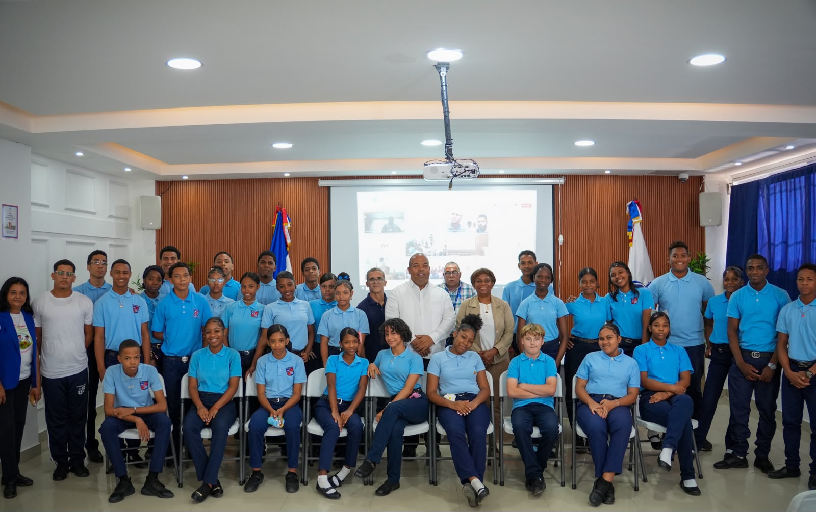 La Regional 15 del MINERD juramenta 99 Clubes STEAM para impulsar una nueva generación de estudiantes innovadores La Regional 15 del MINERD juramenta 99 Clubes STEAM para impulsar una nueva generación de estudiantes innovadores