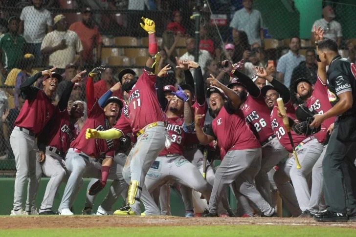 Ozuna lidera remontada de los Gigantes con Grand Slam ante el Escogido