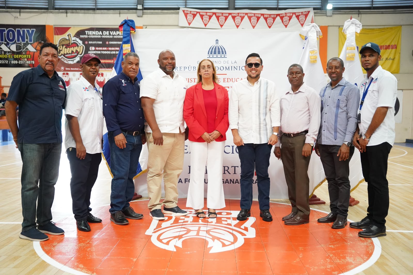 INEFI culmina en San Cristobal entrega de 5,000 kits a maestros de educación física en todo el país