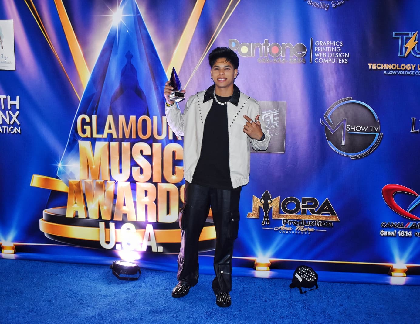 Joixander conquista el premio a “Artista Urbano del Año” en los Glamour Music Awards USA