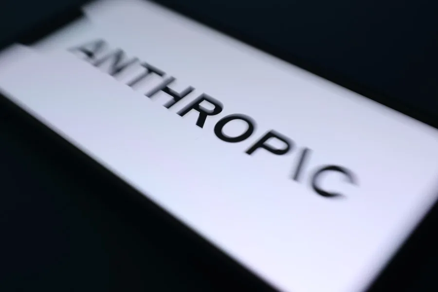 Anthropic sugiere que la IA podrá autorreplicarse pronto sin centros de datos