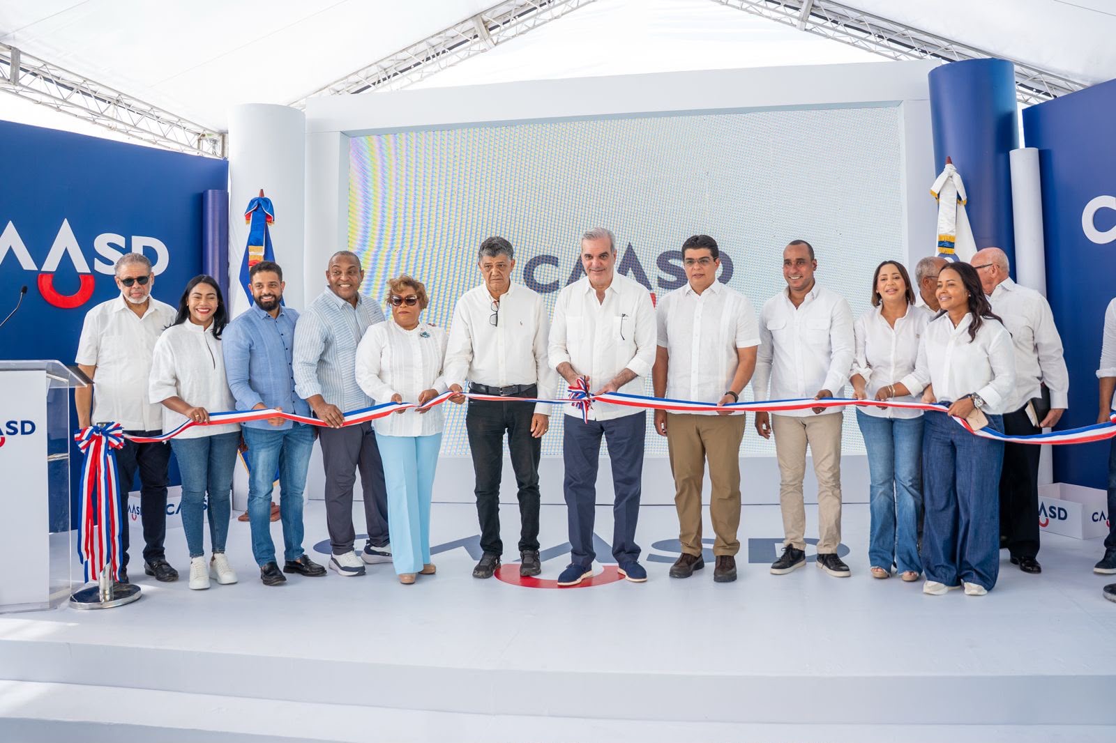 Presidente Abinader y Fellito Suberví entregan saneamiento de las cañadas El Indio y Buenos Aires con inversión de RD$188.6 millones Presidente Abinader y Fellito Suberví entregan saneamiento de las cañadas El Indio y Buenos Aires con inversión de RD$188.6 millones